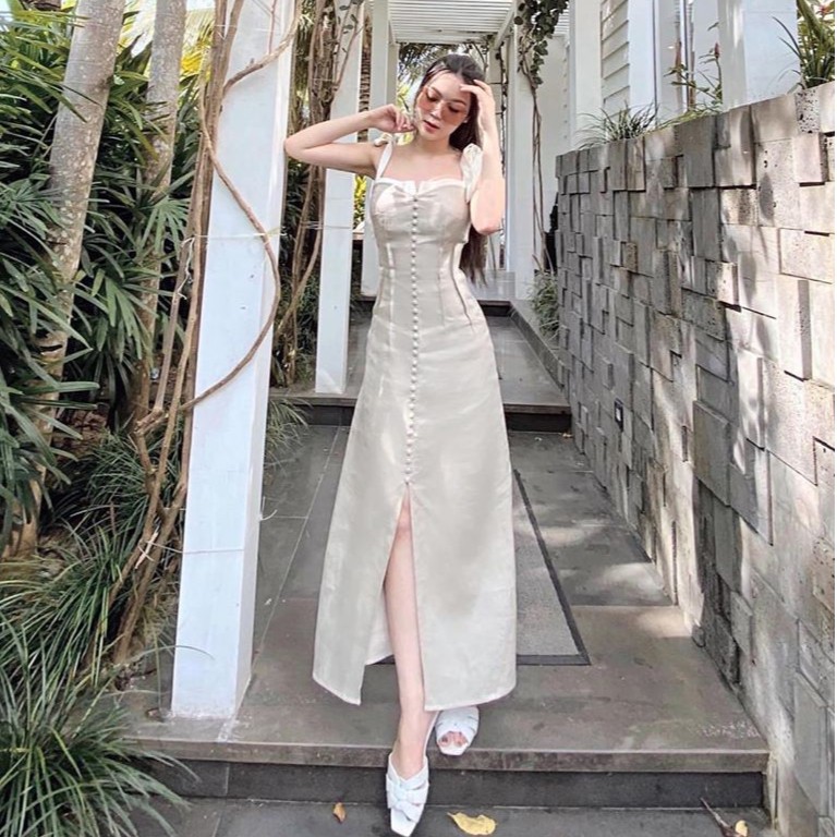 Đầm maxi nút bọc xẻ tà