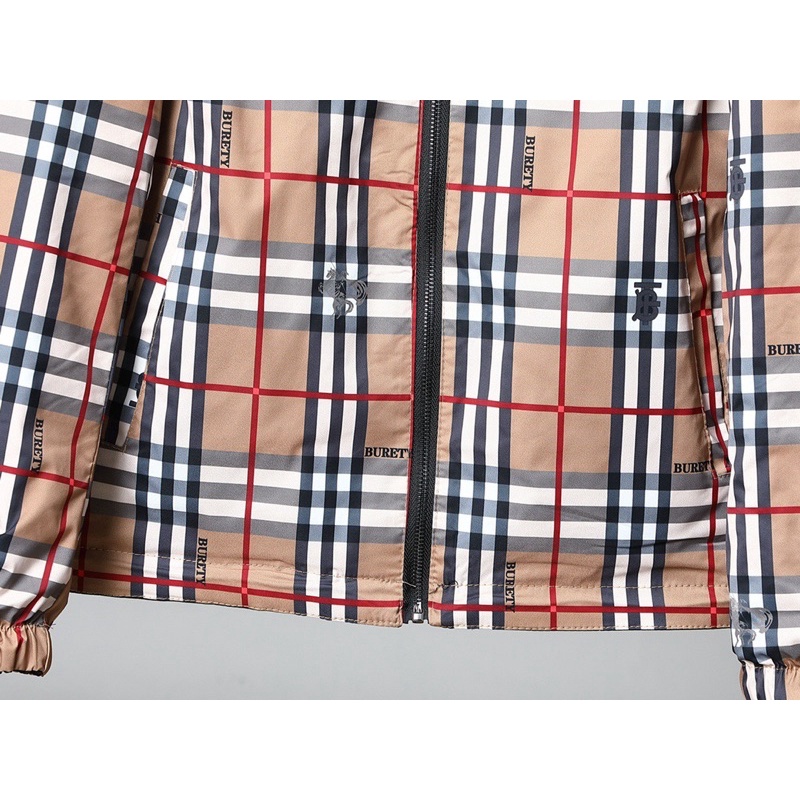 Áo khoác nam Burberry BBR cao cấp một mặt hoạ tiết kẻ và một mặt trơn