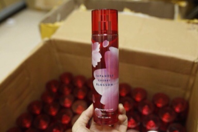 Xịt thơm toàn thân Bath and body works japanese cherry blossom