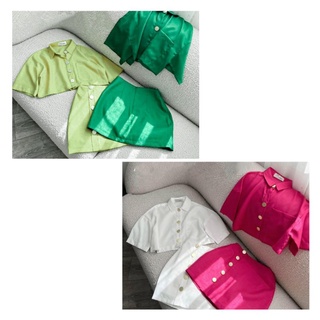 SET ÁO CỔ SƠ MI CROPTOP + CHÂN VÁY ĐÍNH NÚT