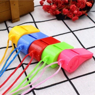 Còi thổi đồ chơi lẻ ,Còi bằng nhựa thể thao nhiều màu, có dây đeo
