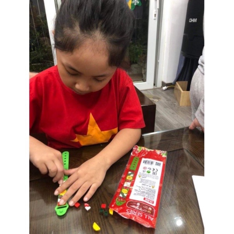Vòng tay Lego chủ đề giáng sinh 2022