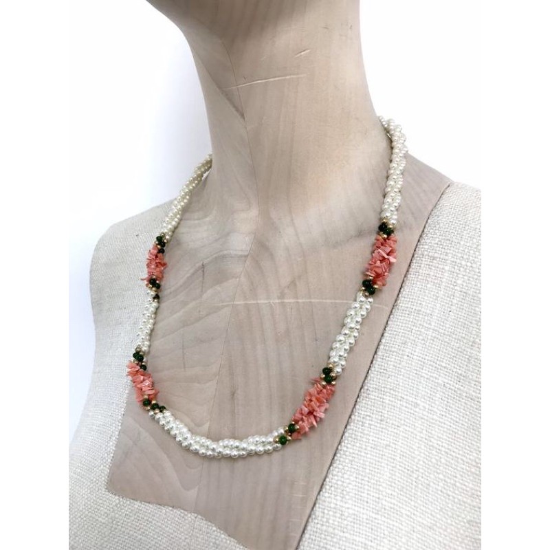 Vòng cổ vintage xâu san hô và trai đá