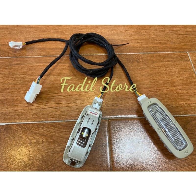 Đèn trần hàng ghế sau Vinfast Fadil tặng kèm dao và khuôn rạch trần