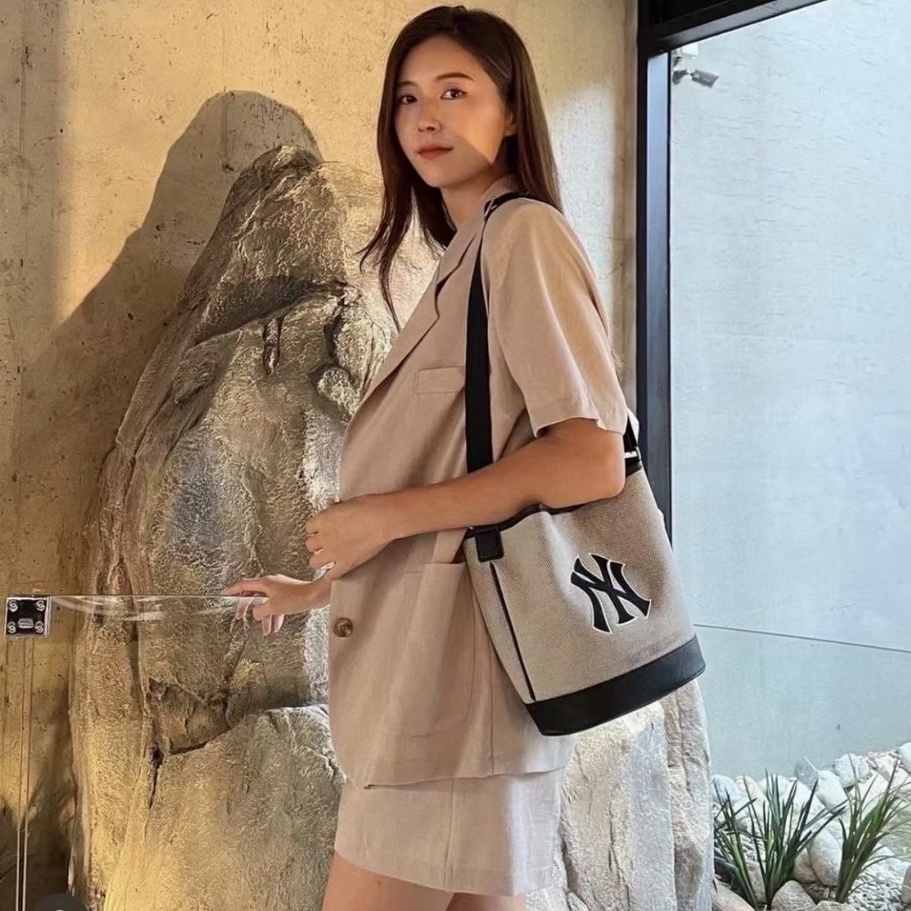 Túi Basic Big Logo Canvas Small Tote Bag Boston Red Sox, mẫu mới 2022