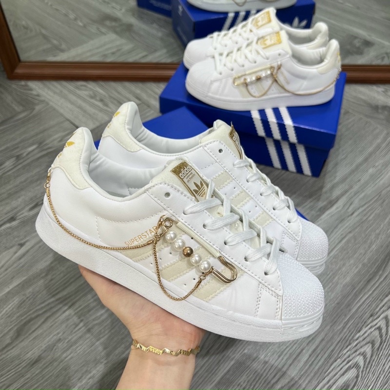 Giày thể thao nam nữu CT adidas Superstar mũi sò Charm đính hột xoàn trắng, giày das 3 vạch kem SC mới full hộp
