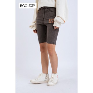 Quần Short BOO Đùi Nữ Dáng Biker Phối Gấu Xoả Và Thêu Graphic Lộn Xộn Độc Đáo Màu Denim