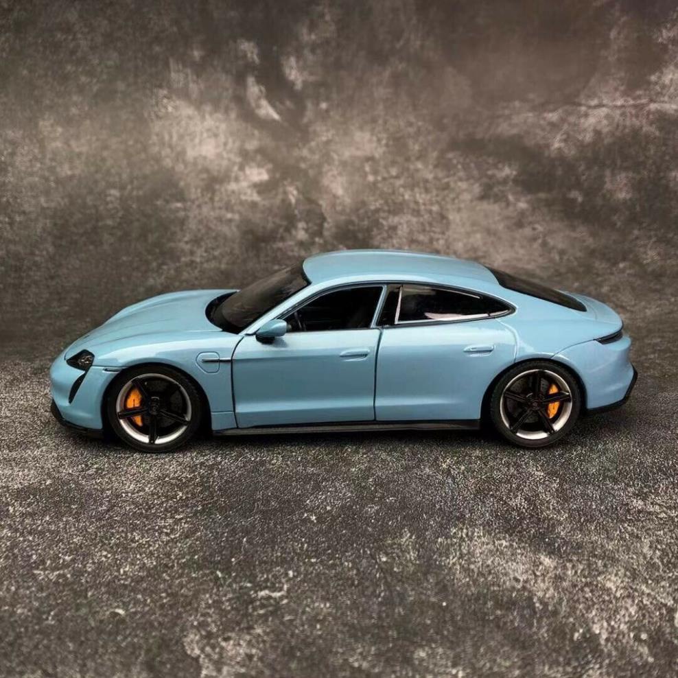 Mô hình xe Porsche Taycan Turbo S 1:24 Welly