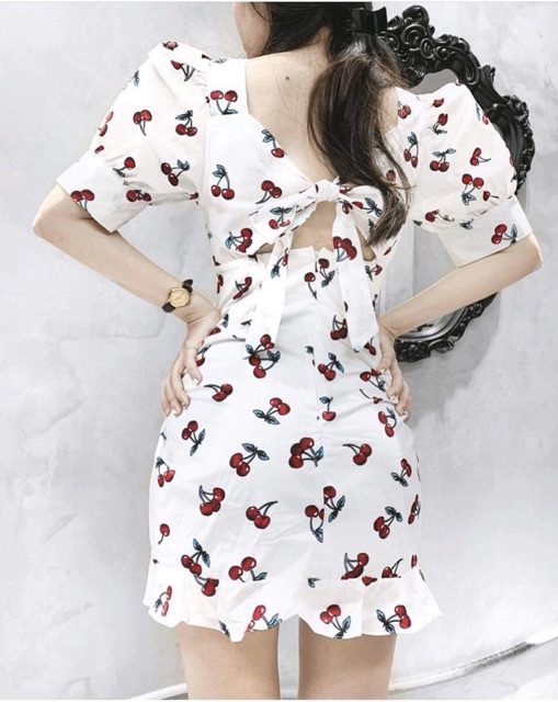 Đầm trắng france dress hoạ tiết cherry thiết kế độc lạ cột nơ lung và rút dây ở phần chân váy | BigBuy360 - bigbuy360.vn