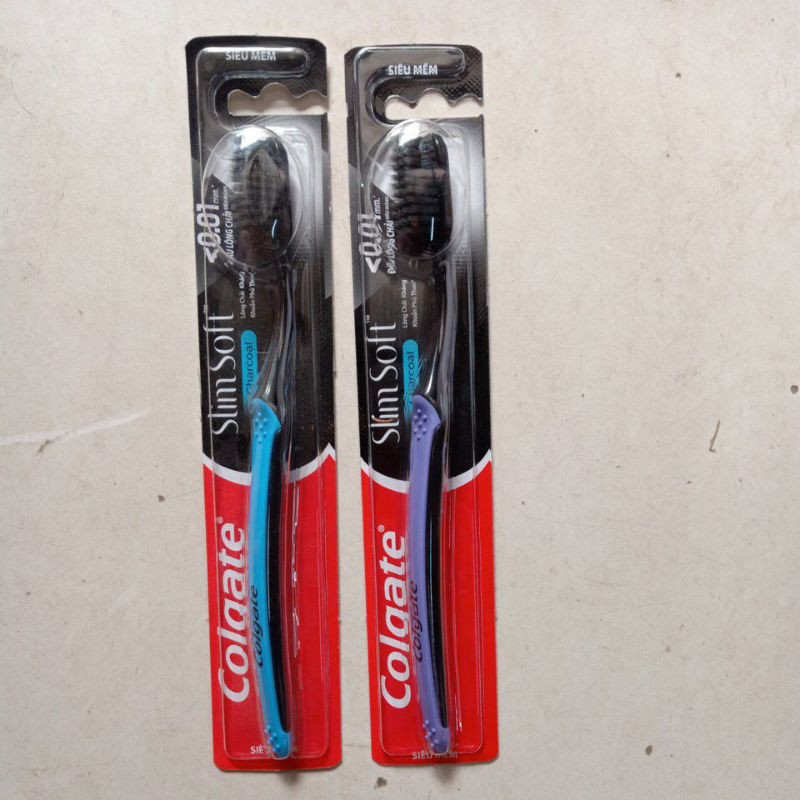 Bàn chải răng Colgate slimsoft than hoạt tính.