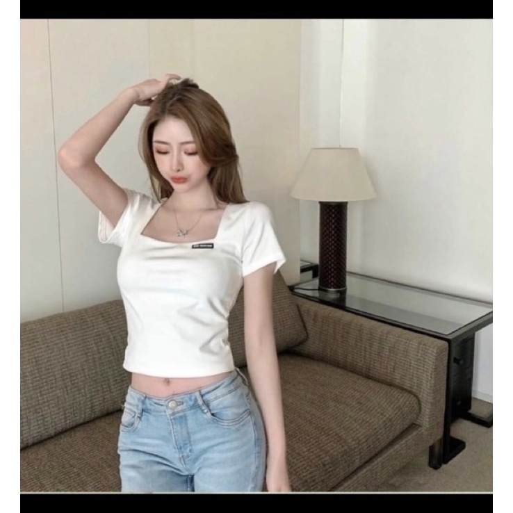 ÁO CỔ VUÔNG TAY NGẮN(logo) DÁNG XINH NĂNG ĐỘNG