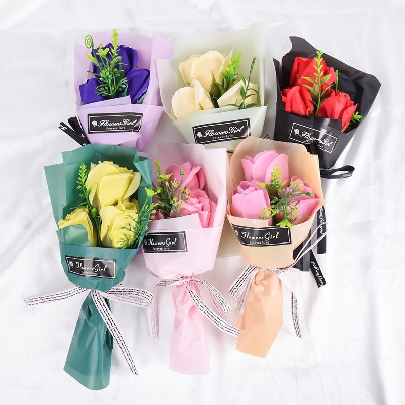 Bó hoa hồng sáp giả xinh xắn phù hợp làm quà tặng ngày của Mẹ