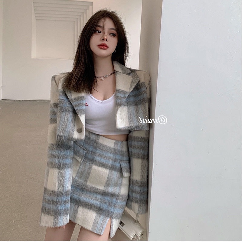 SÉT VÁY DẠ LÔNG KẺ SỌC DÁNG CROPTOP