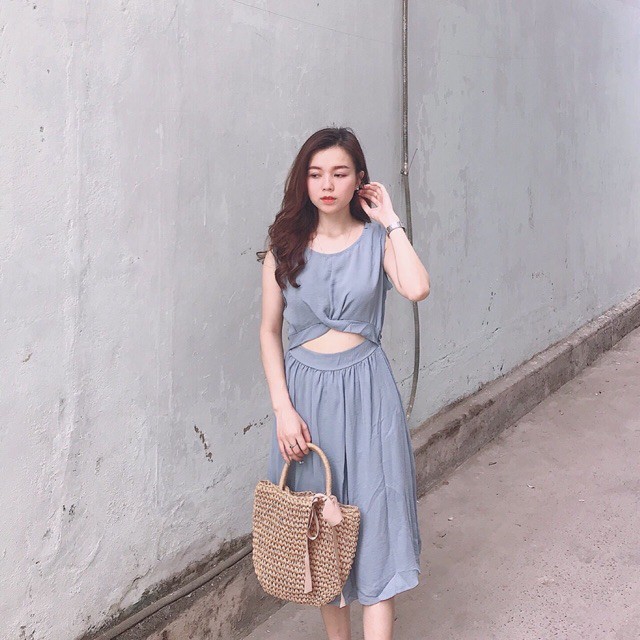 Đầm hở eo xoắn bụng