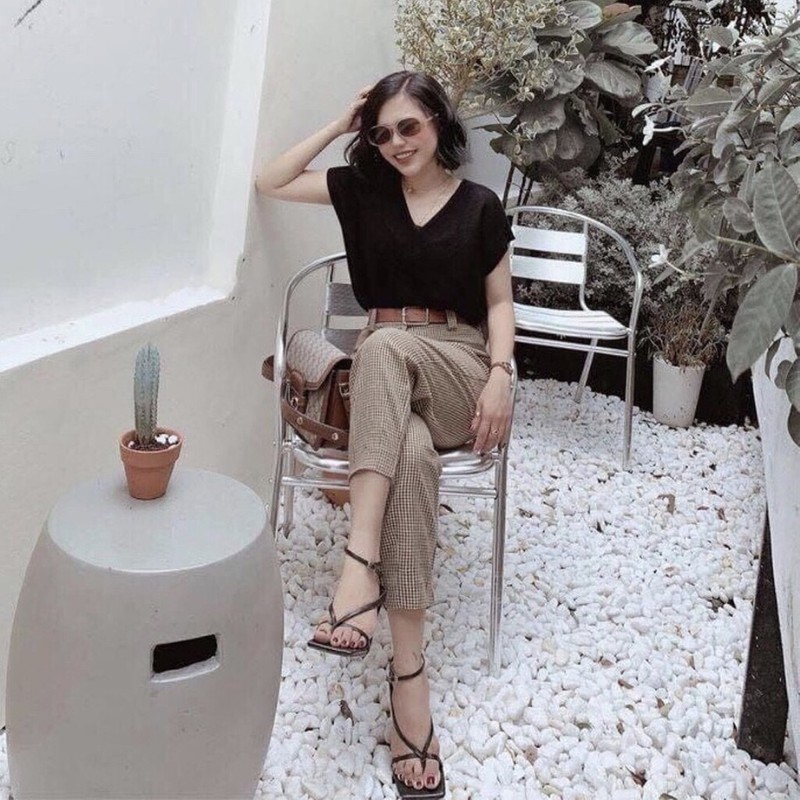 Sét đồ nữ 3 món SDT01 jumpsuit, áo pull cổ tim mix quần dài kẻ kèm đai thời trang trong bộ sưu tập quần áo công sở 2021