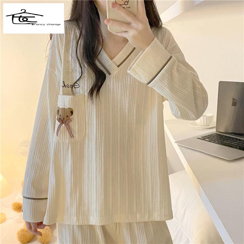 Bộ Đồ Ngủ Tay Dài Cổ Chữ V In Họa Tiết Gấu Dễ Thương Phong Cách Nhật Bản Cho Nữ