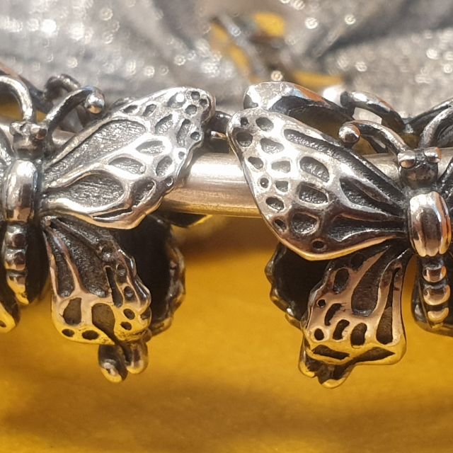 Cặp Charm bướm kèm nhẫn