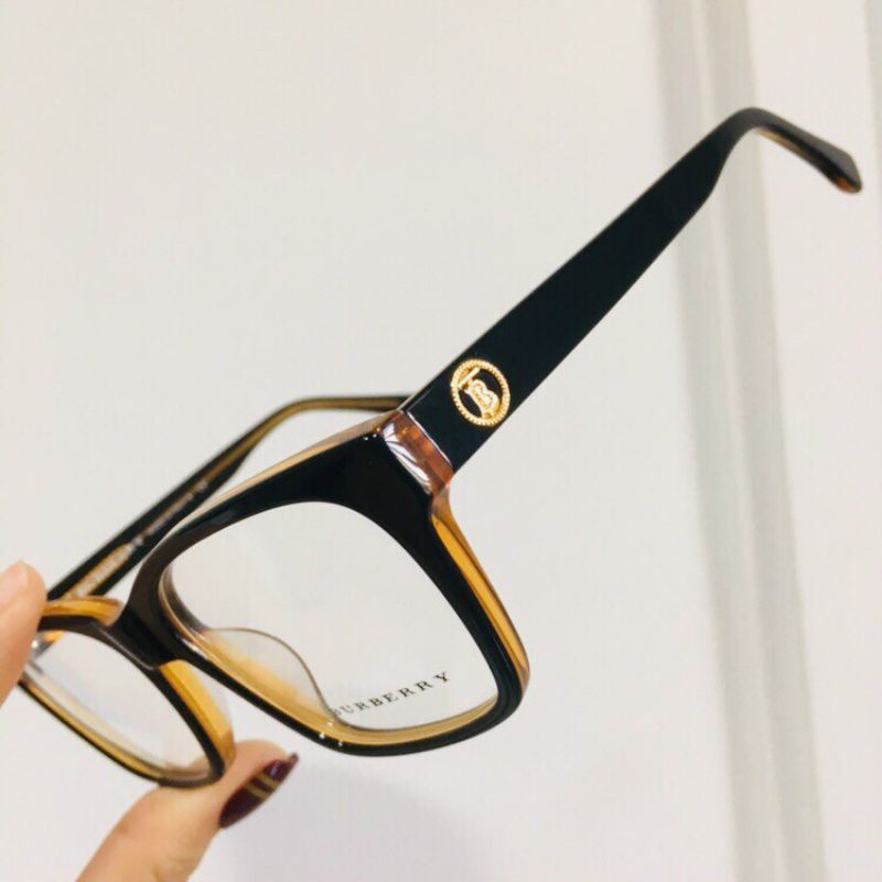 Kính Burberry