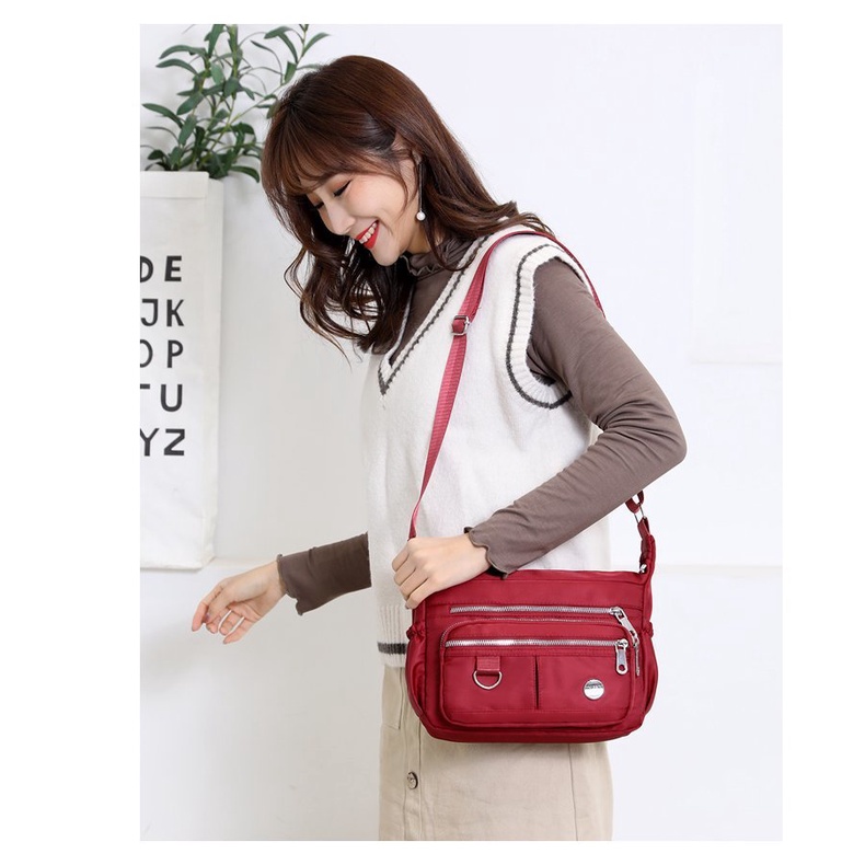 Túi đeo vai bằng nylon có sức chứa lớn dành cho phụ nữ trung niên và lớn tuổi