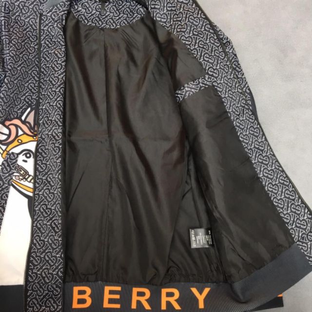 Áo khoác gió siêu cấp ngựa trắng