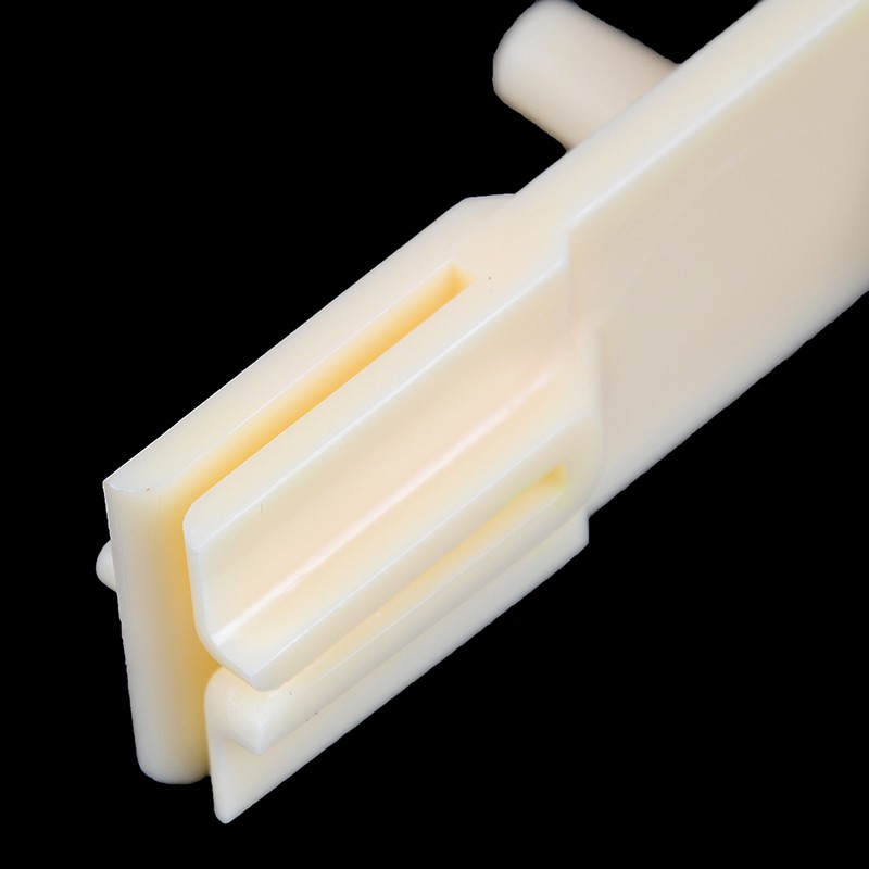 Bộ 1 Cuộn Dây Và 30 Cuộn Chỉ Thêu Bằng Nhựa Tiện Dụng