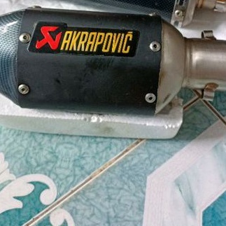 AKRAPOVIC Lon ngan hong 51dich carbon hang nhap cam ket anh that