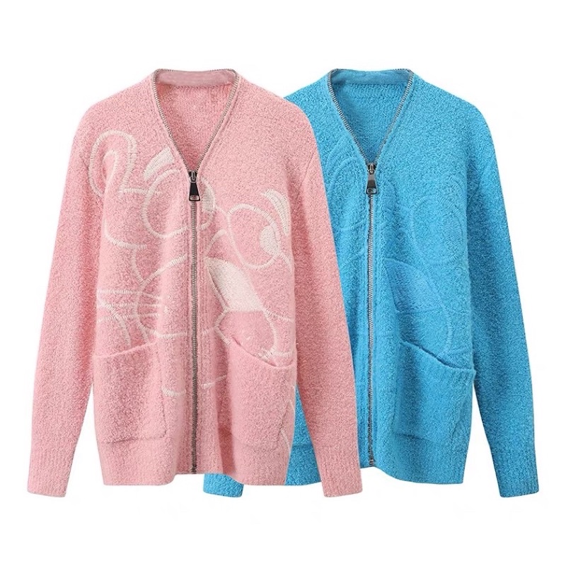 Áo len màu hồng dáng dài thêu hình xuất xịn