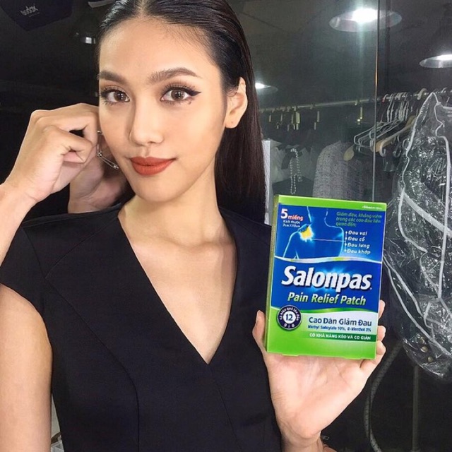 Dán giảm đau, bong gân màu da salonpas