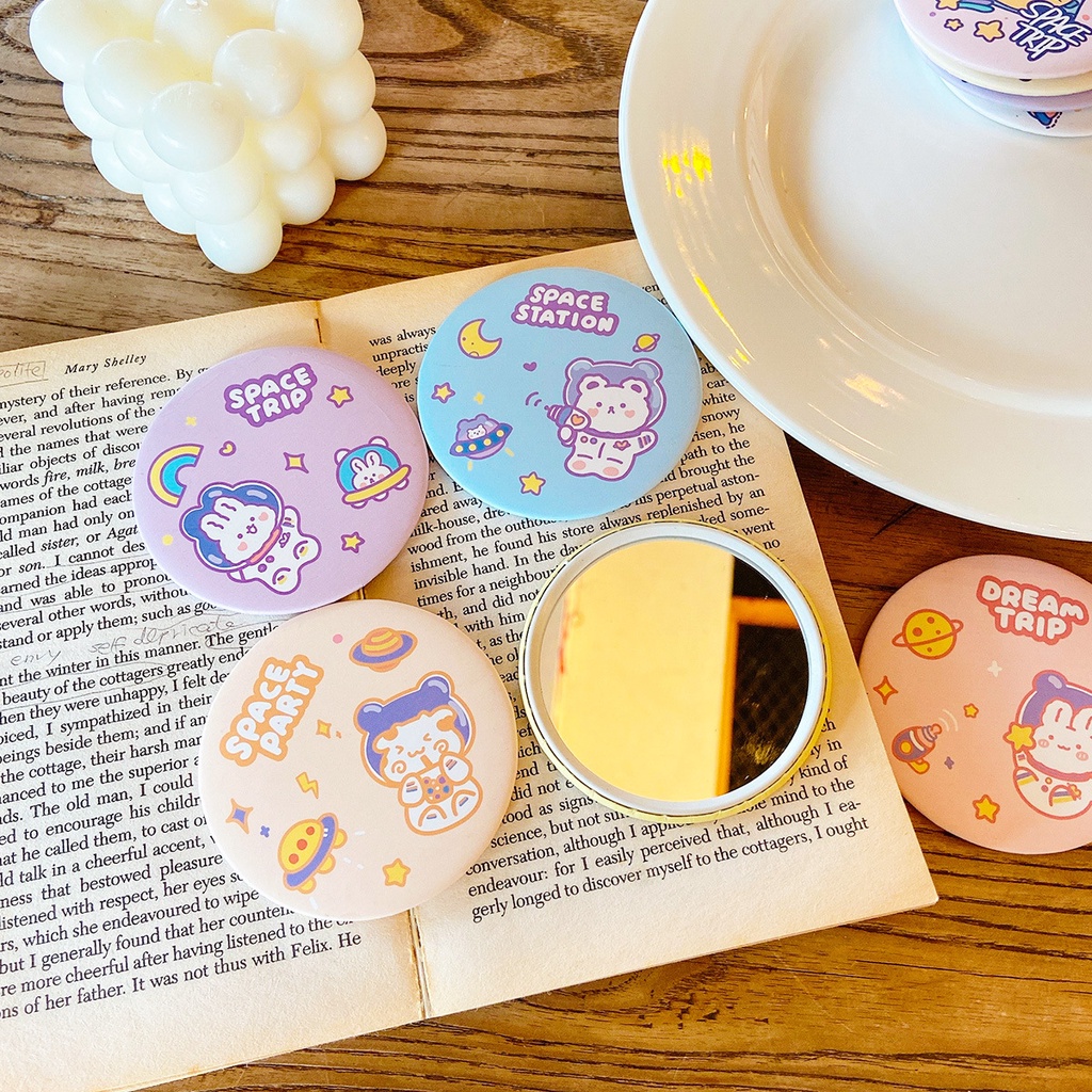 Gương Trang Điểm Mini Hình Tròn Bằng Thiếc Dễ Thương Cho Nữ