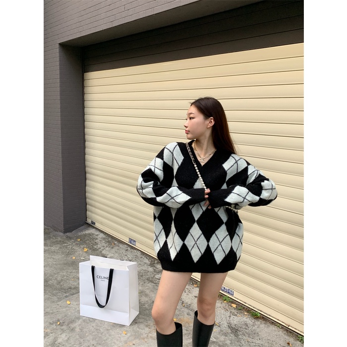 Áo len dài tay cổ chữ V họa tiết sọc caro phong cách vintage