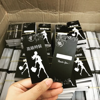 In Tag Mac treo quần áo