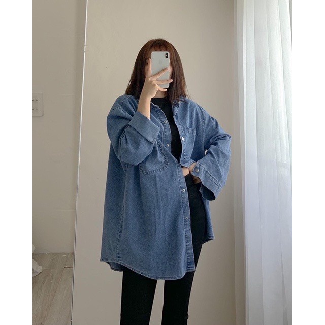 Áo bò dài tay nữ dáng rộng, Áo sơ mi jean cổ bẻ unisex thêu logo có túi ngực DASKI