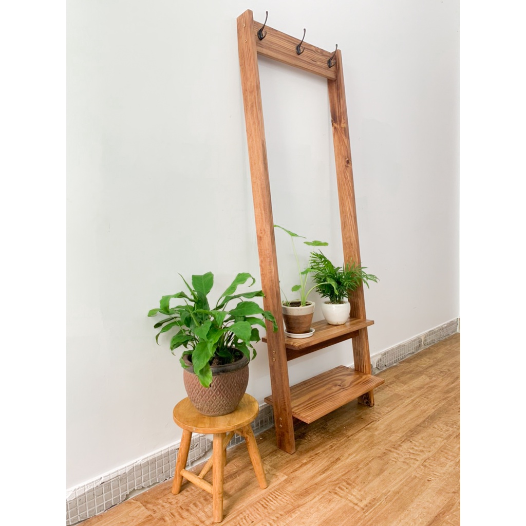 Kệ gỗ đứng trang trí vintage, kệ dựng tường gồm hai tầng để giày/cây cảnh, có thanh móc đồ tiện dụng