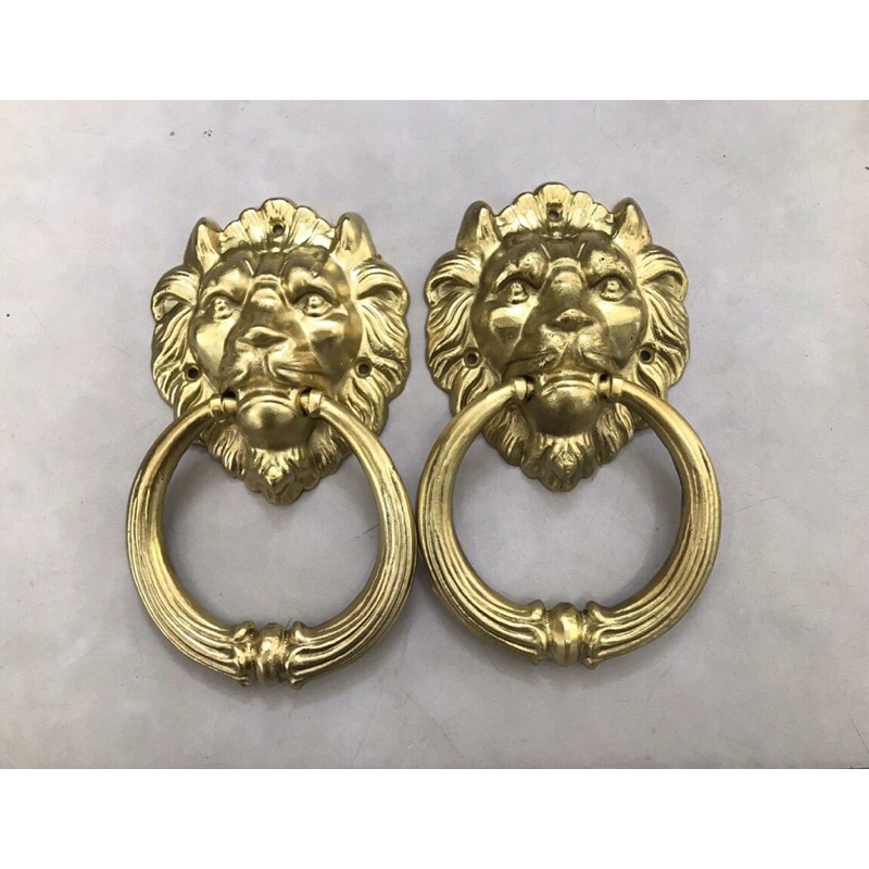 Tay cửa sư tử đúc