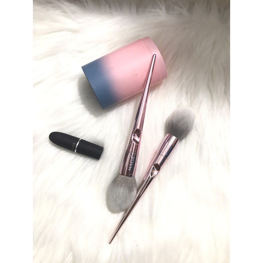 Cọ phủ MaGa hồng nhạt