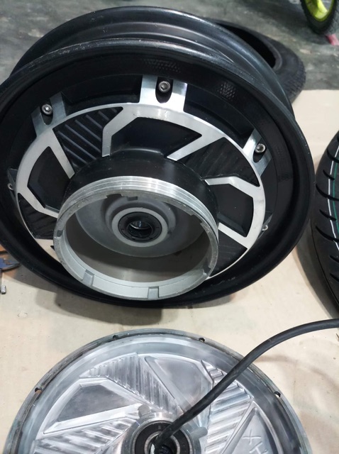 Động cơ xe điện 600-800w 13+ 60v và lốp không ruột vành 90-90-10 tặng đồng hồ vol