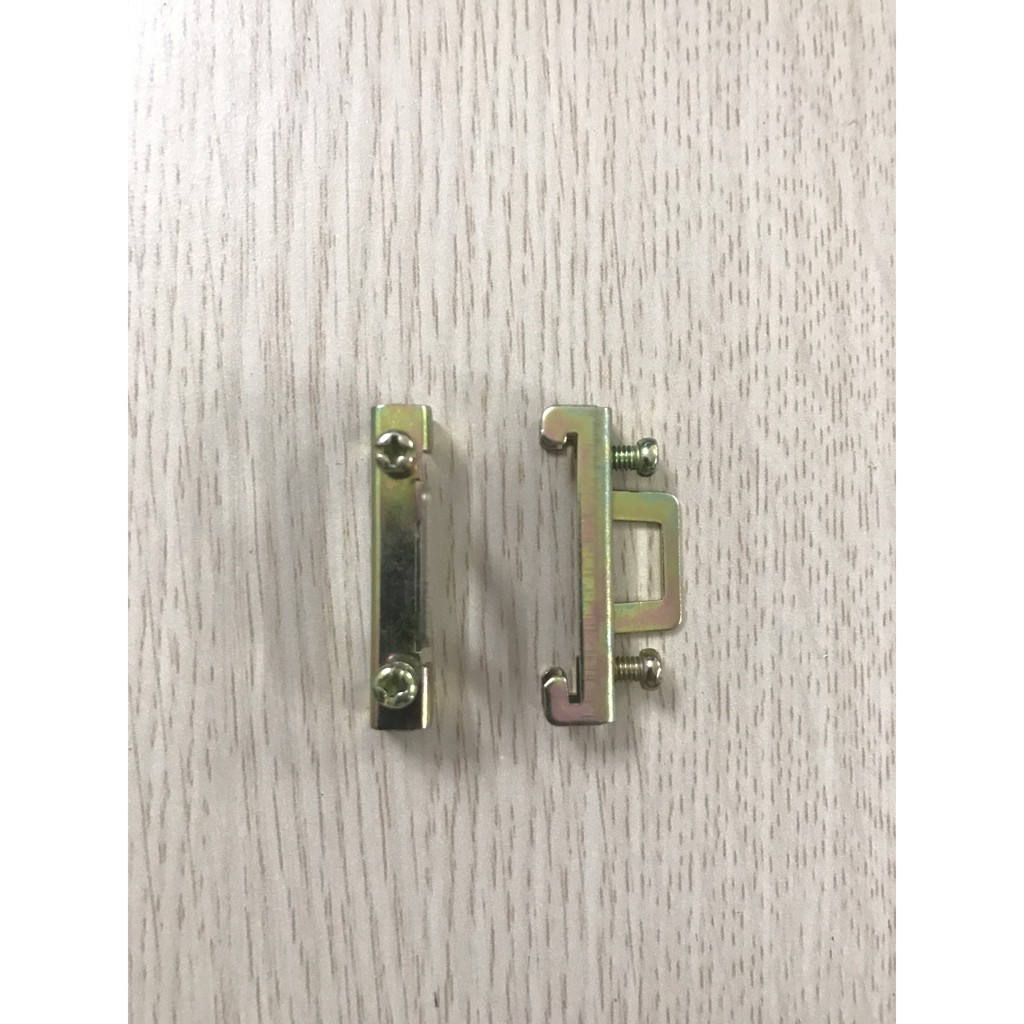 Chặn cầu đấu Domino bằng sắt