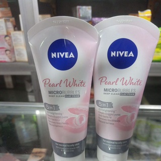 Sữa rửa mặt Nivea đất sét dưỡng trắng da 100ml.