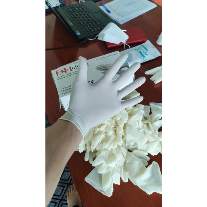 Hộp 50 đôi (100 chiếc) Găng tay cao su y tế Bee Glove Latex , có bột chính hãng Có Bột Màu Kem 6.0gr - Size S,M,L