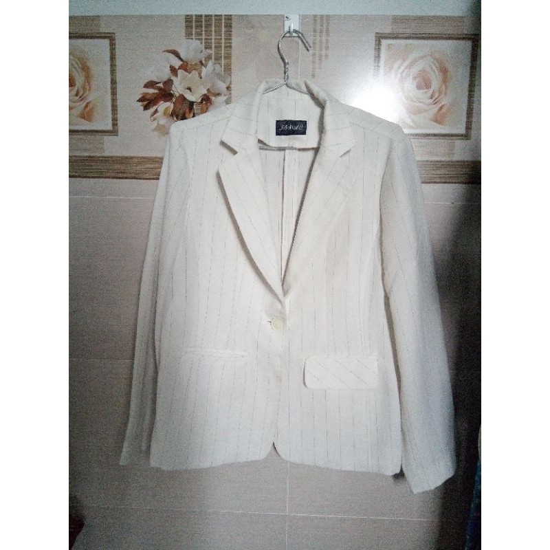 Blazer trắng kẻ sọc freesize