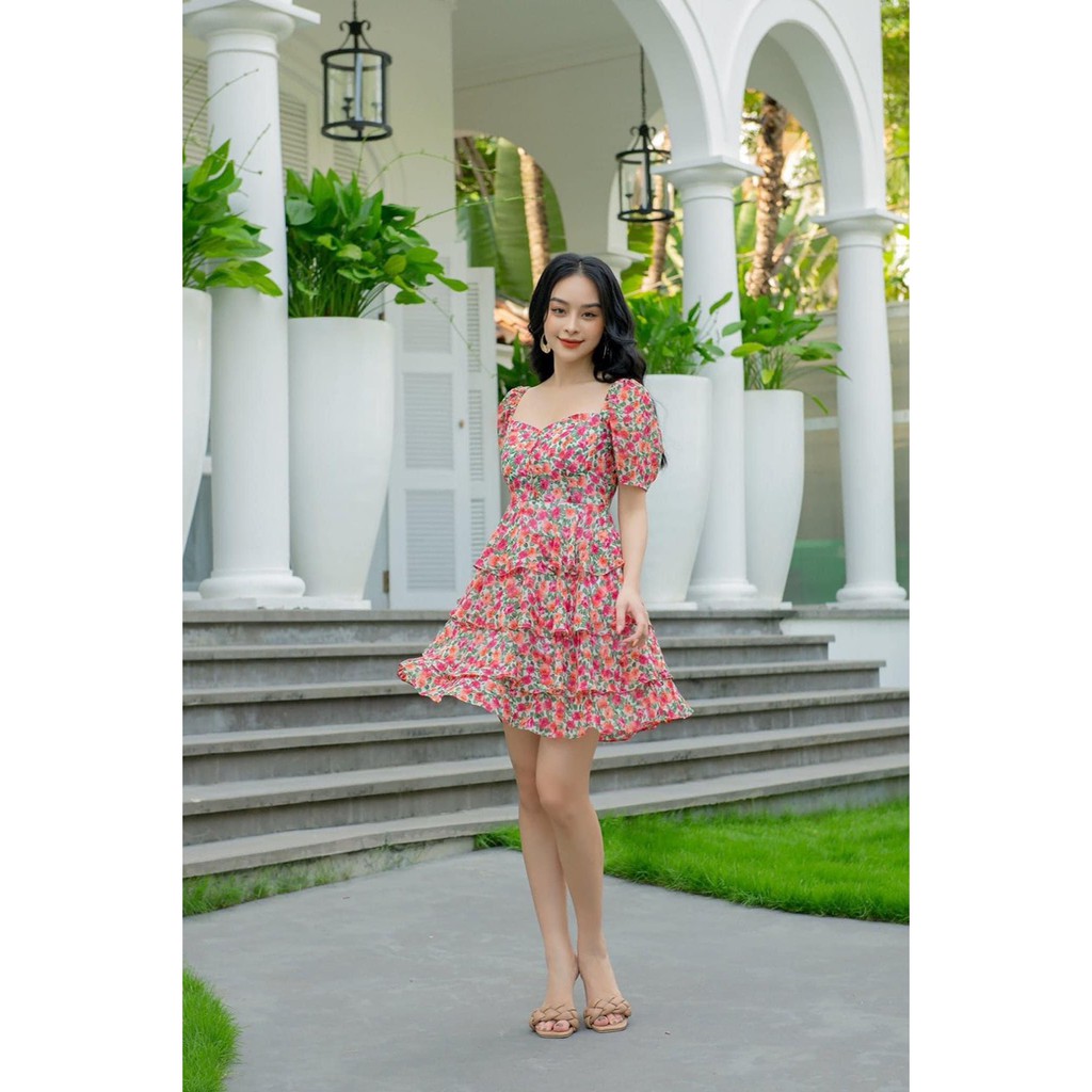 ĐẦM DỰ TIỆC HOA ĐỎ LỤA NHÍ CỔ VAI BO TAY NGẮN DÁNG XÒE 3 TẦNG