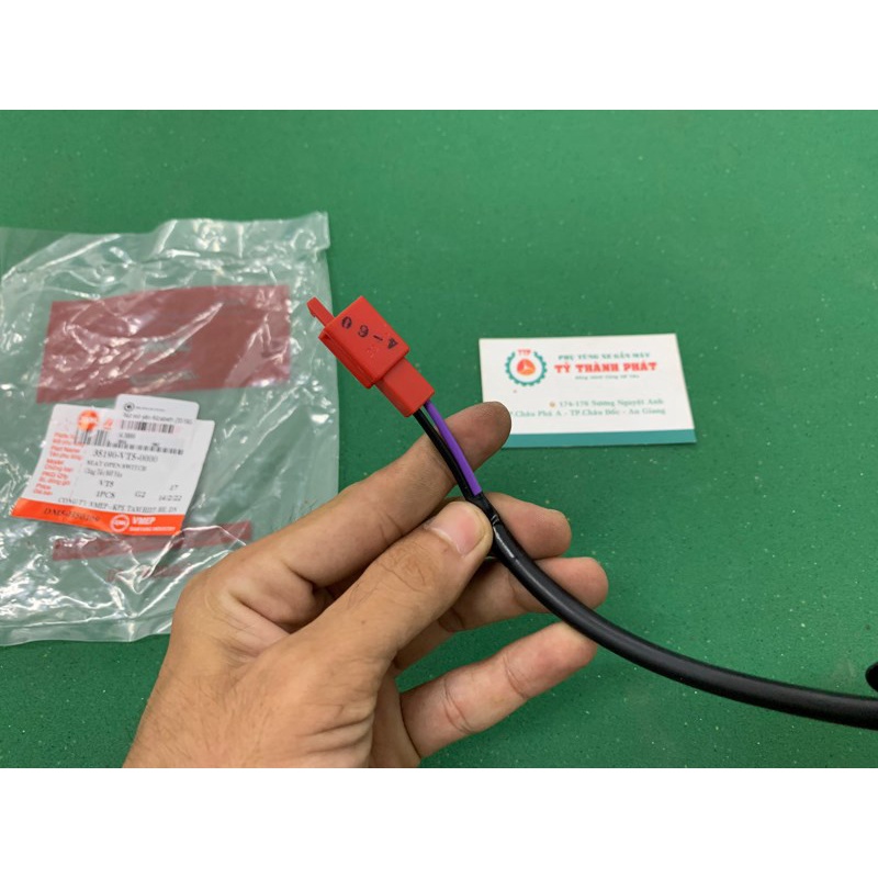 Nút công tắc mở yên Alizabeth