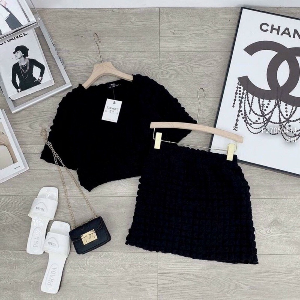 Set Áo Croptop Tay Ngắn - Chân Váy A Có Lót Trong Chất Xốp