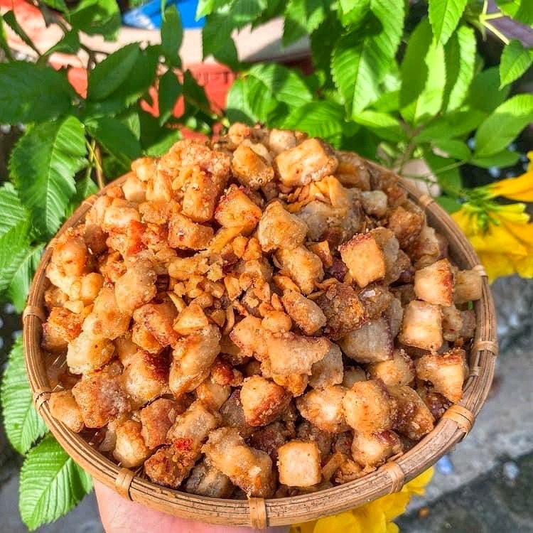 Tóp Mỡ Liền Da Sốt Mắm Lon 100Gr | BigBuy360 - bigbuy360.vn