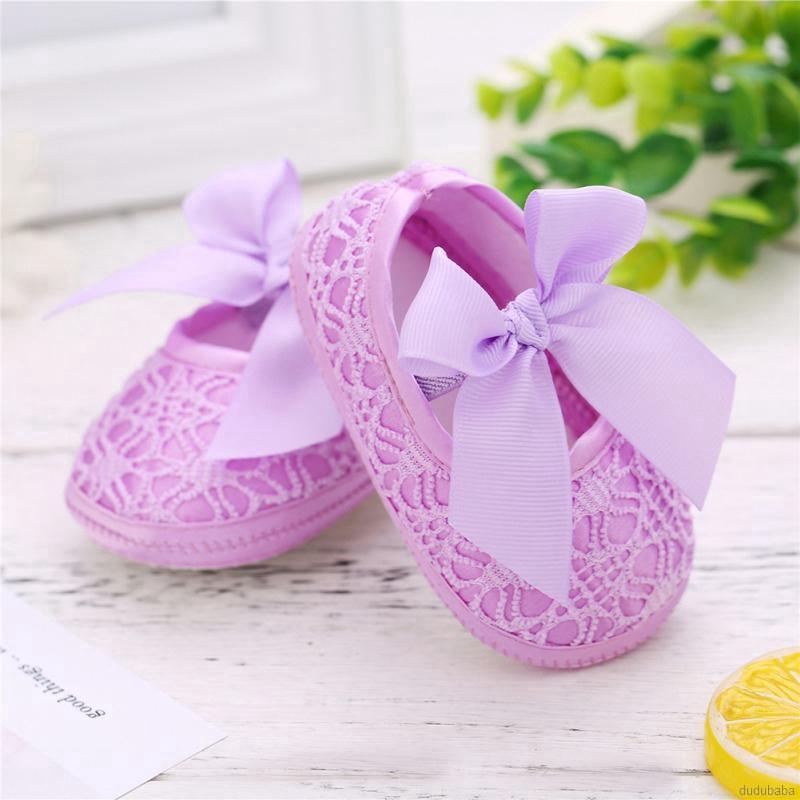 Giày búp bê vải ren đế chống trượt màu trơn đáng yêu cho bé gái từ 0 - 18 tháng tuổi