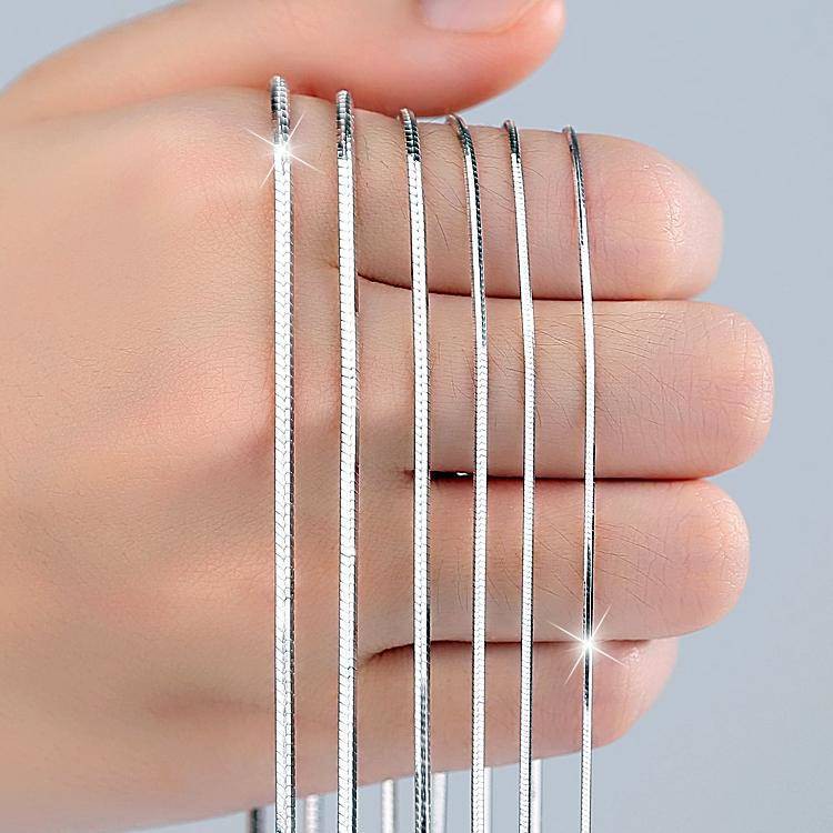 Đàn ông Vòng cổ của phụ nữ Những người yêu thích ngắn Chuỗi xương đòn mịn Chuỗi rắn Chuỗi bạc