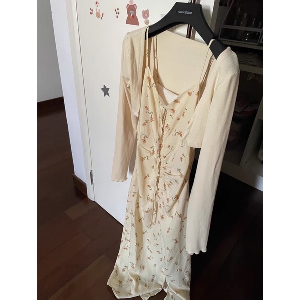 Set Áo Cadigan Mỏng + Váy 2 Dây Summer Trend Họa Tiết Hoa Nhí Kiểu Pháp Retro Cho Nữ