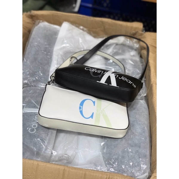 Túi kẹp nách Calvin klein