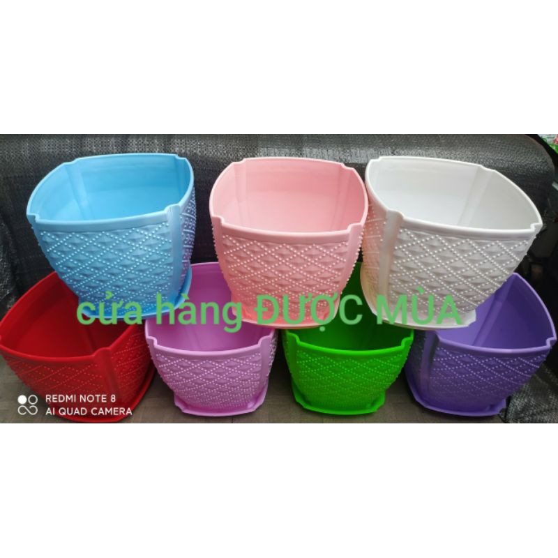 chậu nhựa vuông kim cương kèm dĩa lót- chậu vuông 19cm.