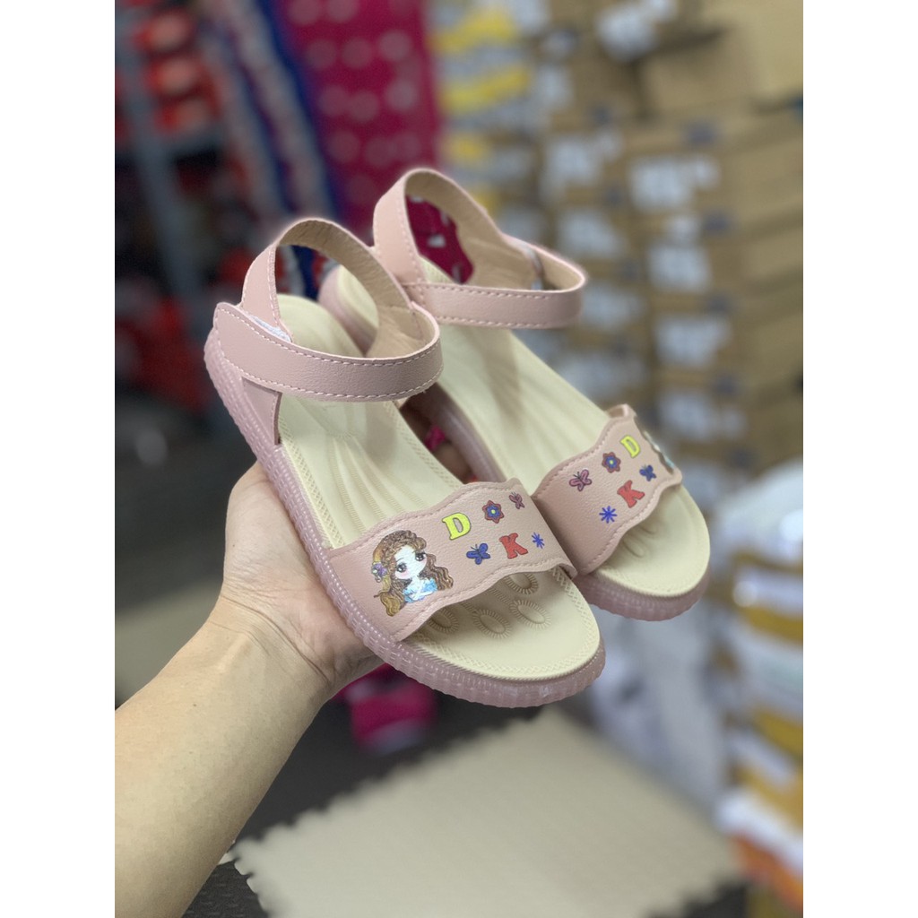 Giày sandal bé gái dép quai hậu kiểu dán màu hồng họa tiết công chúa dễ thương phù hợp cho trẻ em 3 -12 tuổi đi học SG51